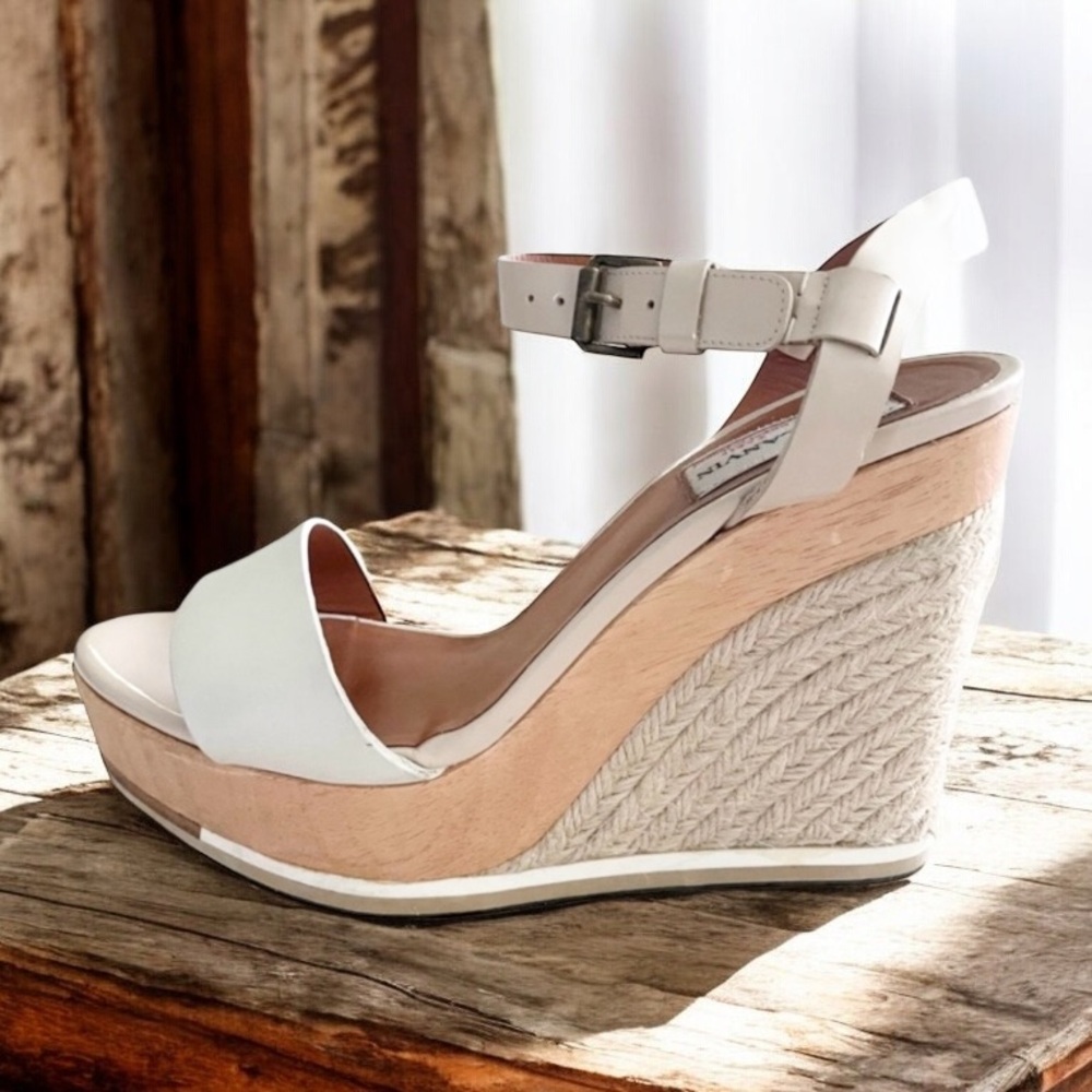 Lanvin Wooden Espadrille Wedge
Sandals Size 40